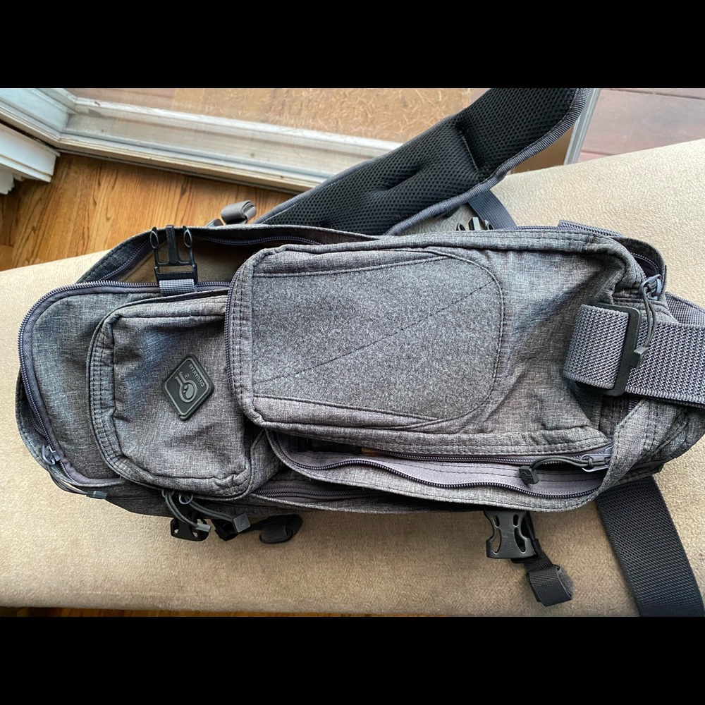 Hazard 4 Grayman sling bag